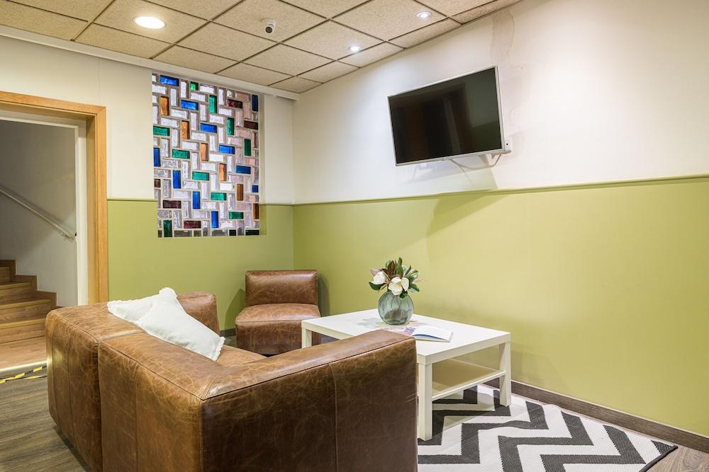 Bypillow Erba Hotel Gerona